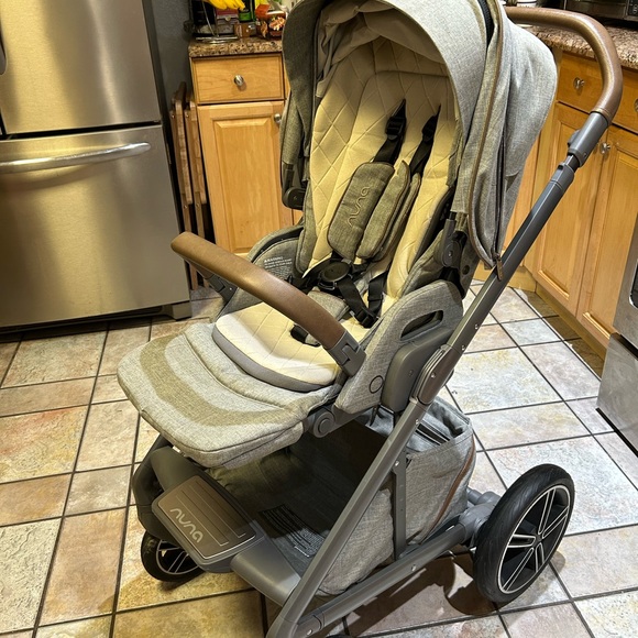 Nuna Mixx Stroller - Picture 2 of 4